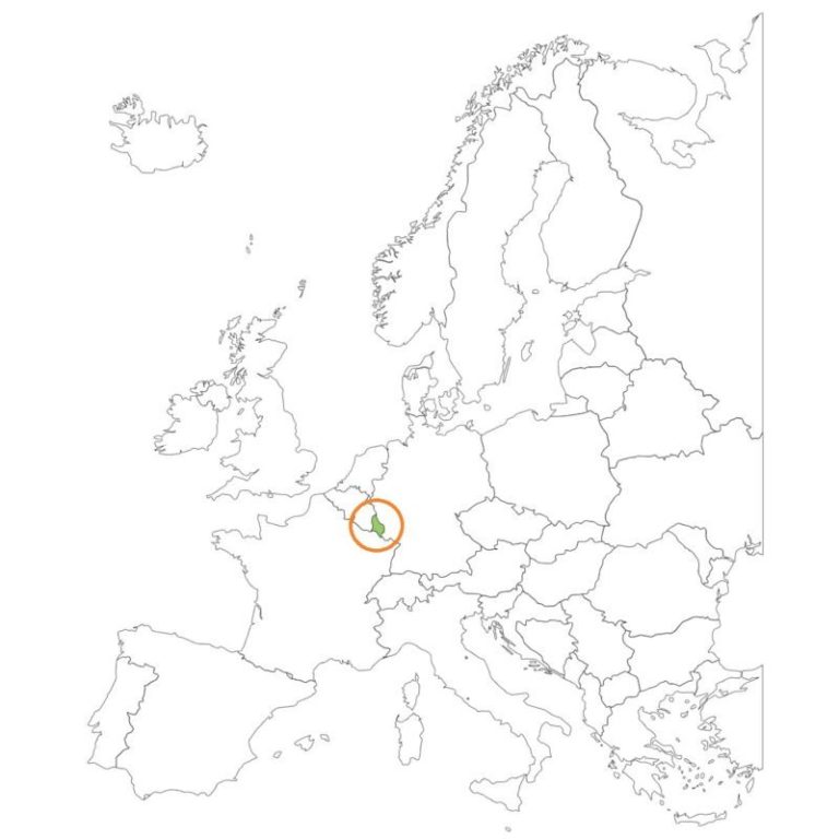 ルクセンブルク国旗の意味と由来、似てる国旗は?